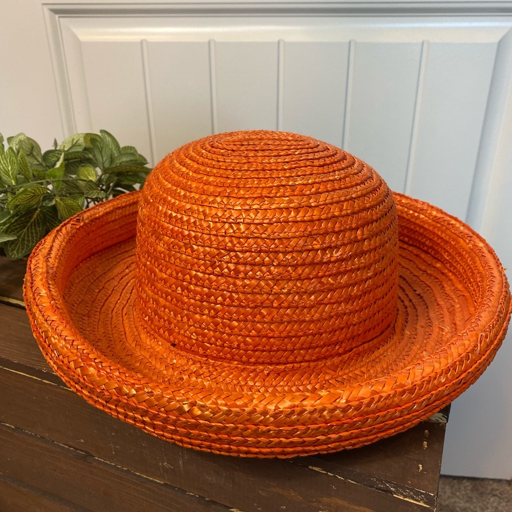 Like New!  Adorable Vibrant Orange Braided Rollup Rounded Sunhat